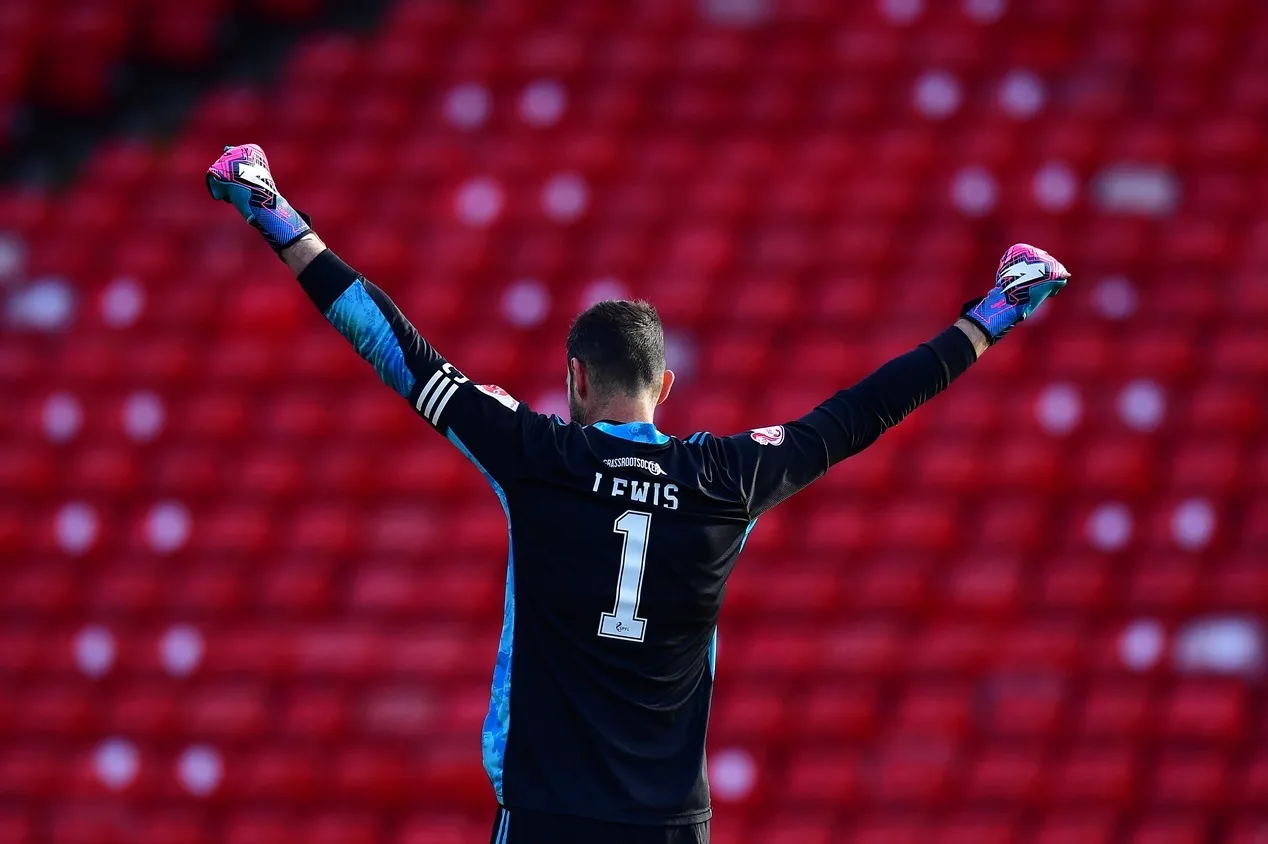 Manchester United permite goleiro sem clube a treinar com a equipe; entenda