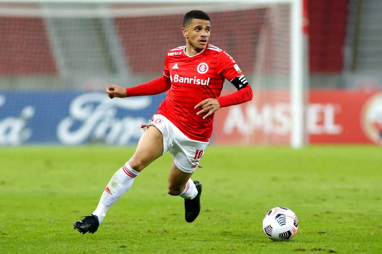 Internacional sonda Taison e Pedro Ernesto Dernardin descarta retorno: “Saiu do Inter devendo o futebol”