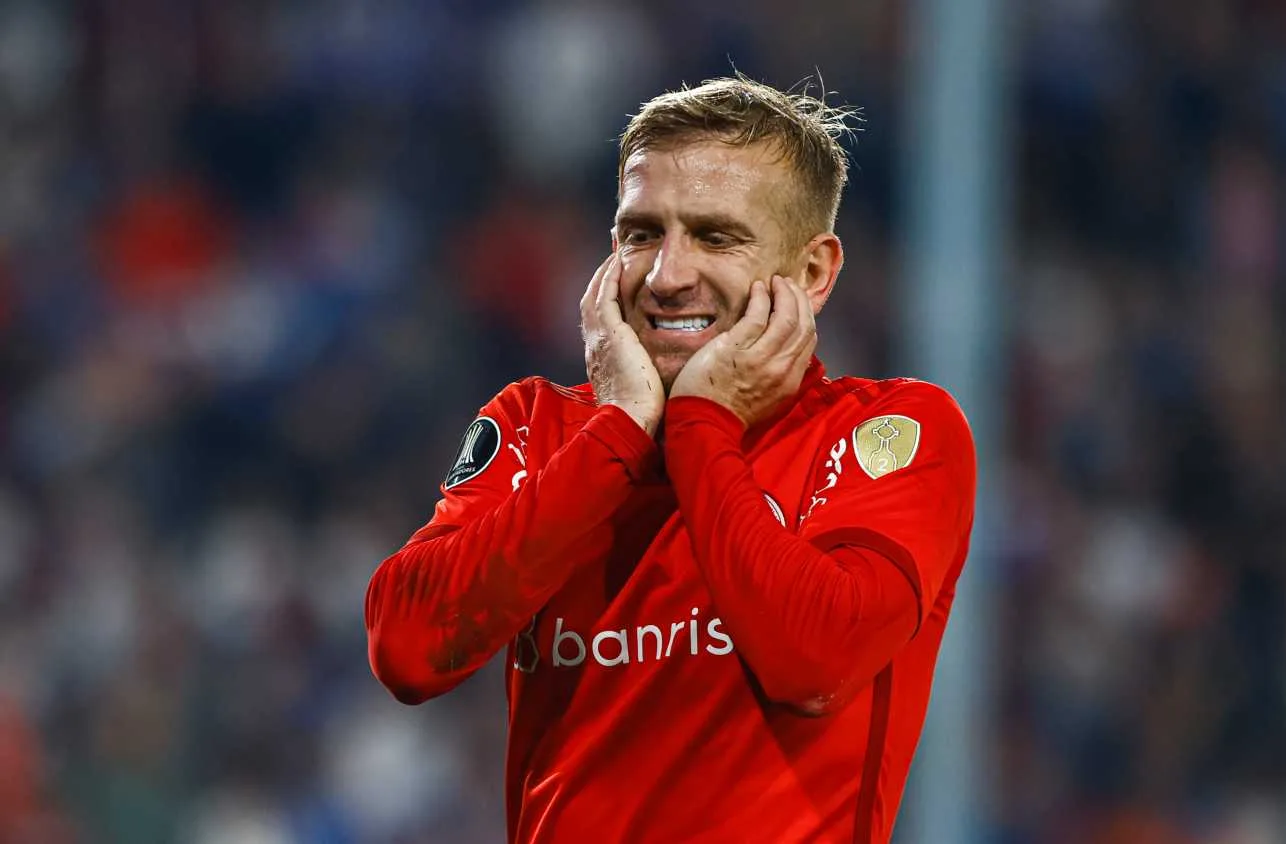 Corinthians dá chapéu no Vasco e acerta com Pedro Henrique, diz Venê Casagrande