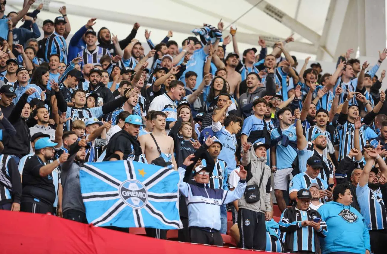 Bruno Uvini vacila e São Luiz inaugura o marcador contra o Grêmio; veja