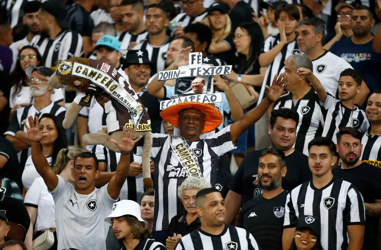 Botafogo ignora a defesa do Volta Redonda para abrir o placar; veja