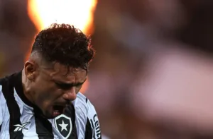 Botafogo atropela o Aurora e anota três no primeiro tempo; veja