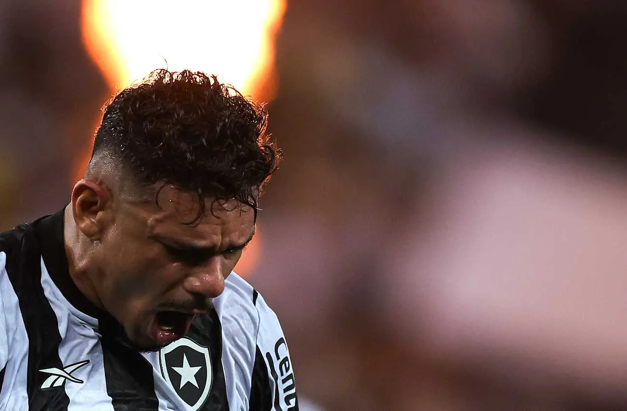Botafogo atropela o Aurora e anota três no primeiro tempo; veja