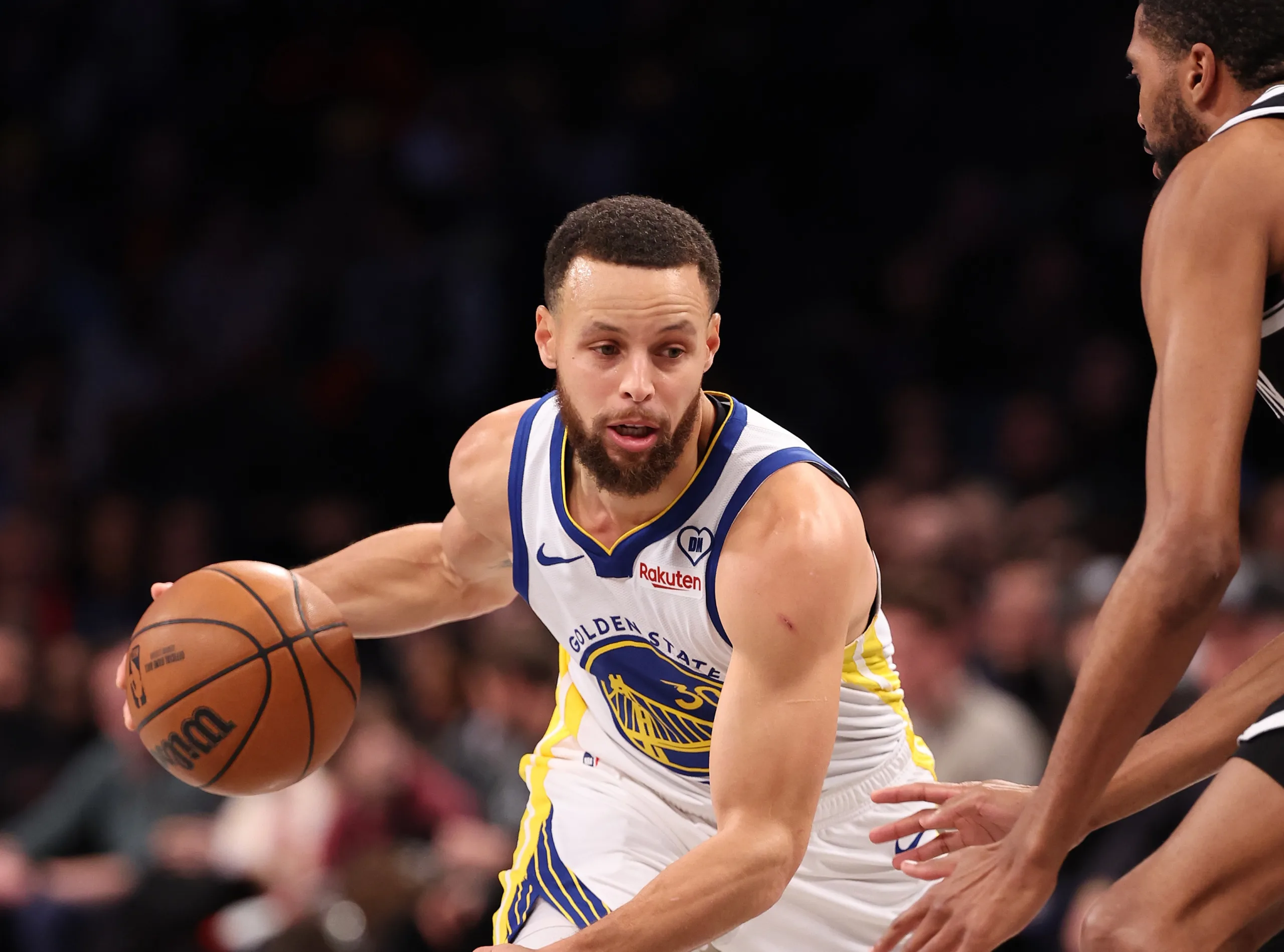 Implacável, Warriors conquistam vitória sobre os Nets na NBA