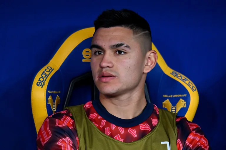 Juventus quer renegociar contrato de Carlos Alcaraz