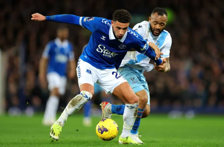 Everton busca o empate contra o Crystal Palace na Premier League