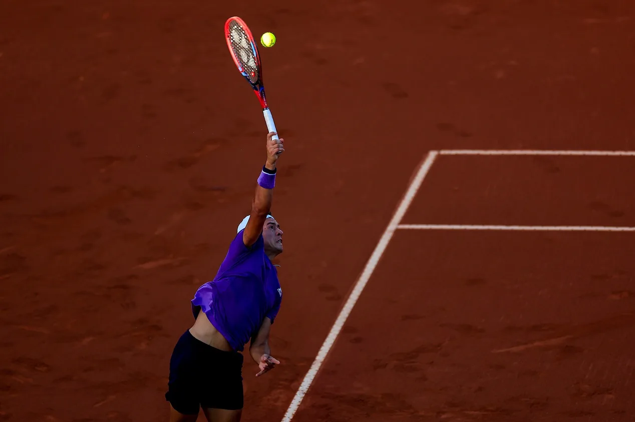 Baez derrota Cerundolo e conquista vaga na final do Rio Open
