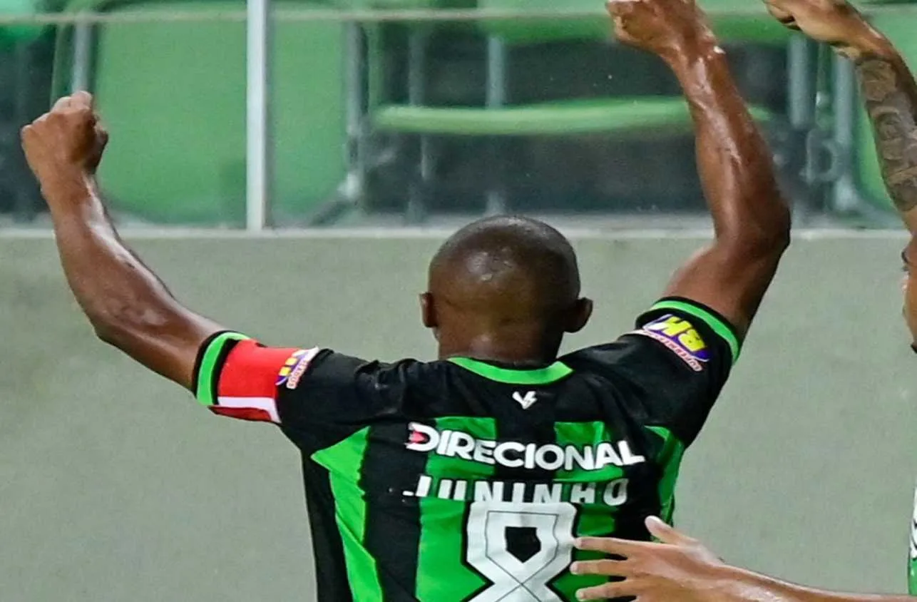 América-MG perde pênalti, mas conquista vitória sobre o Uberlândia no Mineiro