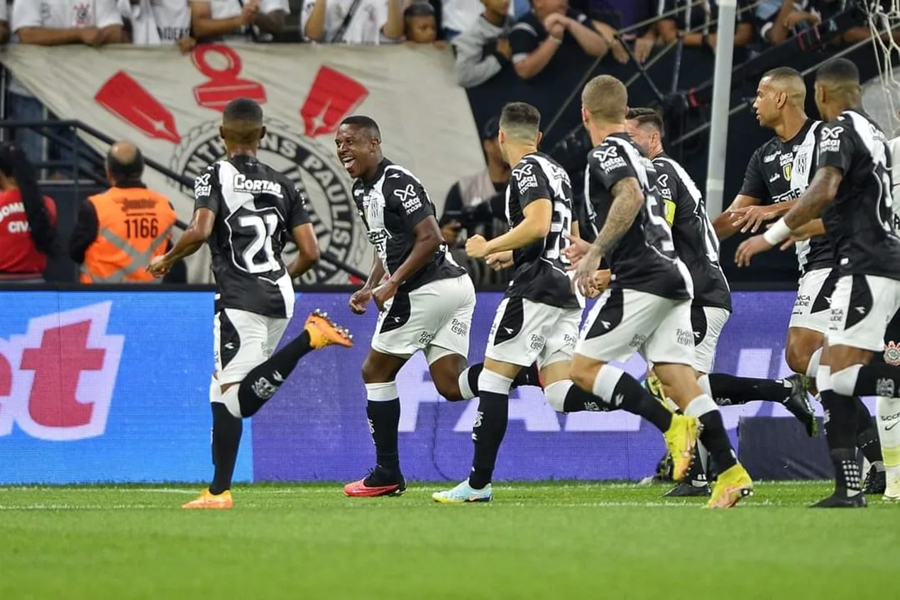 Corinthians sofre gol no início e perde para a Ponte Preta no Paulistão