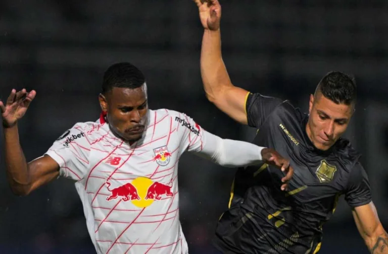 Red Bull Bragantino vence o Águilas Doradas nos pênaltis e avança na Libertadores