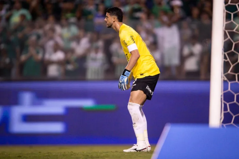 Gustavo Henrique e até Pelé: conheça “goleiros dos minutos finais”