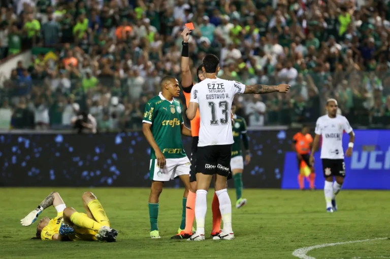 Gustavo Henrique revela que ficou desesperado ao ser goleiro em Palmeiras x Corinthians