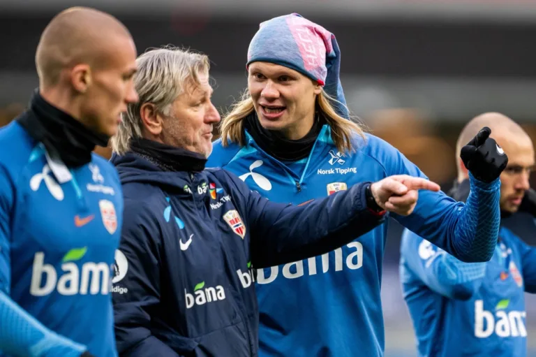 Haaland assusta torcedores do City ao sentir desconforto durante treinamento da seleção norueguesa