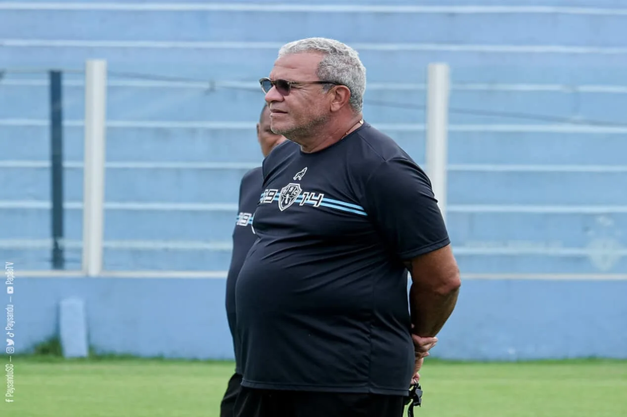 Hélio dos Anjos lamenta empate do Paysandu e cobra mais gols 