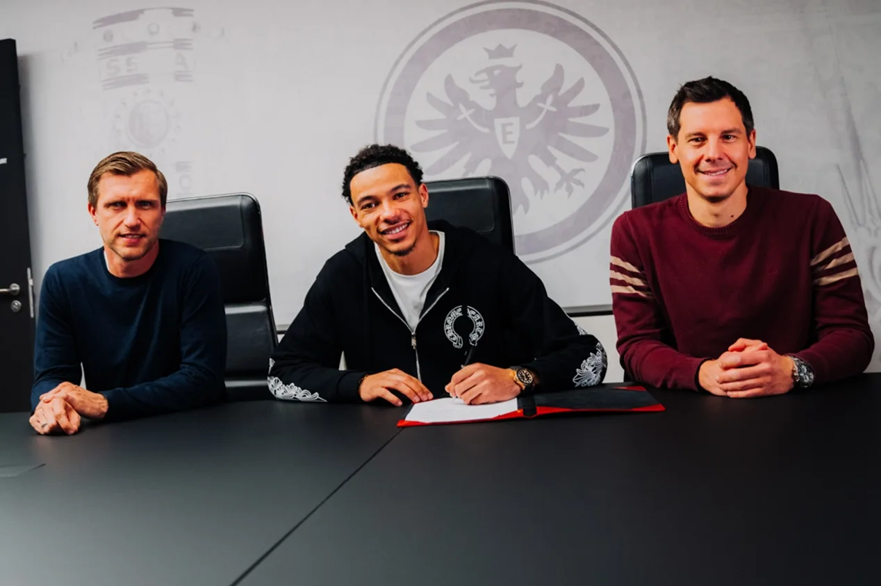 Eintracht Frankfurt fecha contratação de Hugo Ekitike junto ao PSG