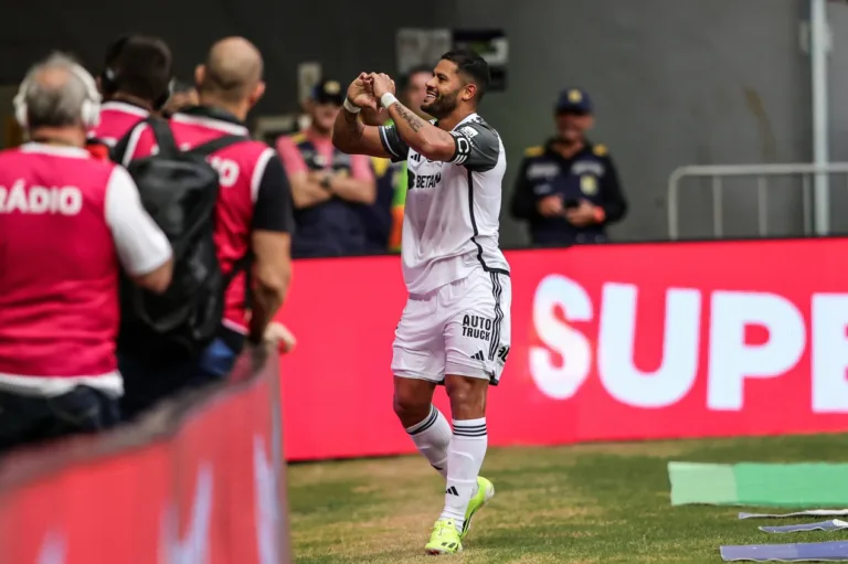 Atlético-MG anuncia renovação com o atacante Hulk; veja os detalhes