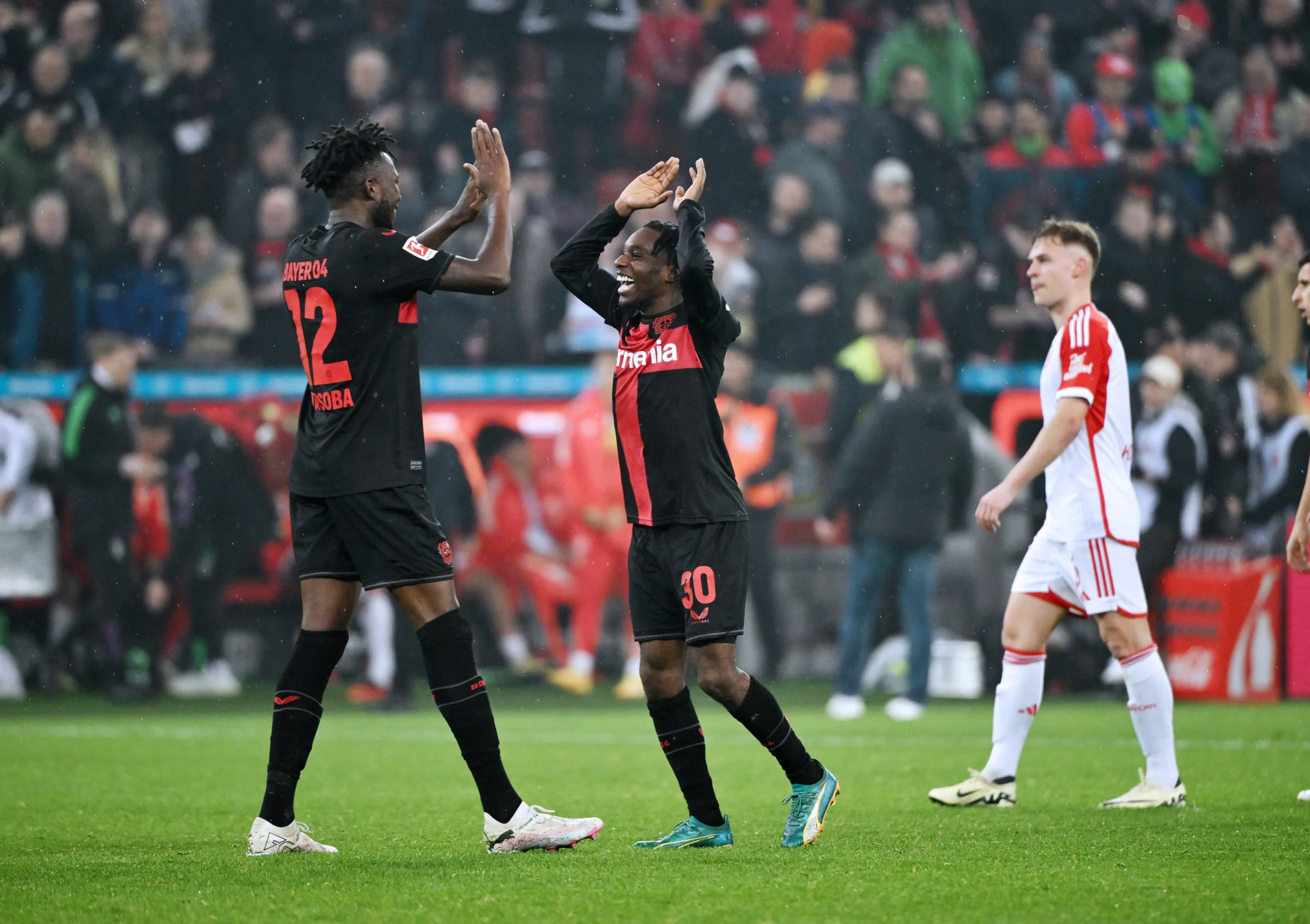 Manchester United quer contratar estrelas do Bayer Leverkusen; saiba mais