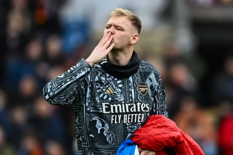 Arsenal pode buscar sucessor de Ramsdale na Holanda