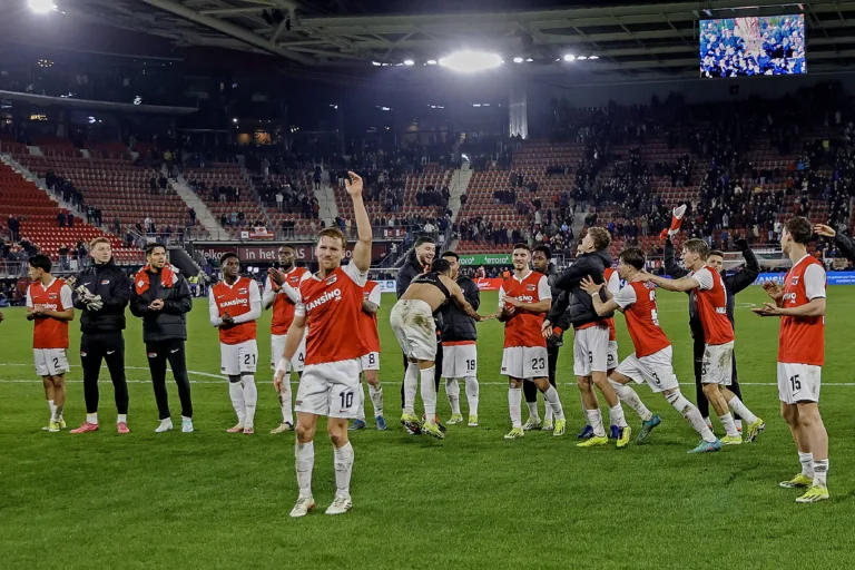 Mikos Gouka diz que Ajax deveria copiar o PSV; entenda