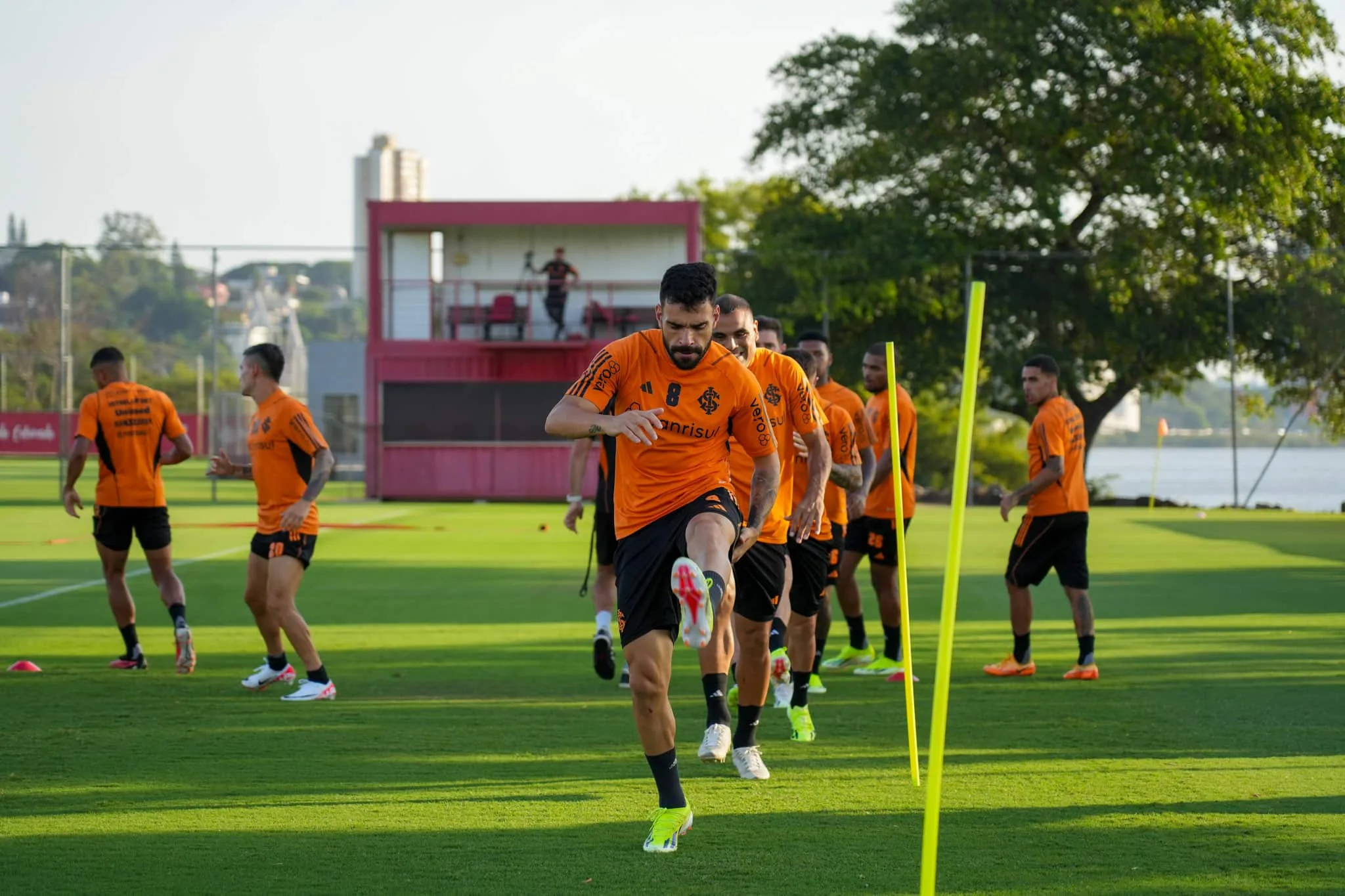 Internacional terá time alternativo contra o São José; veja os desfalques
