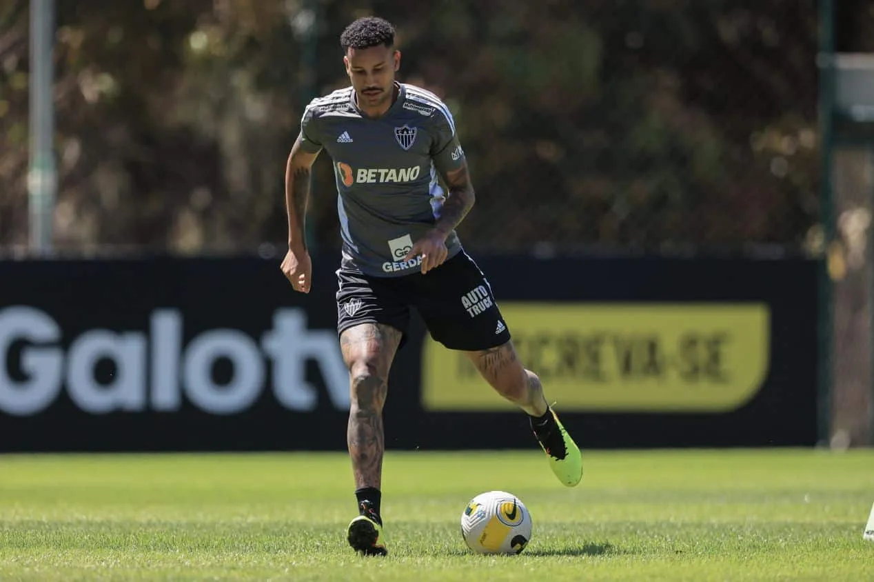 Atlético-MG faz acordo para pagar dívida com ex-volante