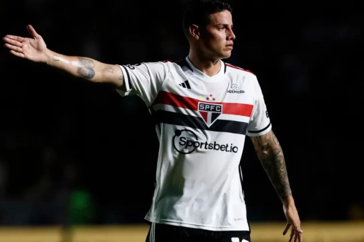 Cicinho faz revelação sobre dia a dia de James Rodríguez no SPFC