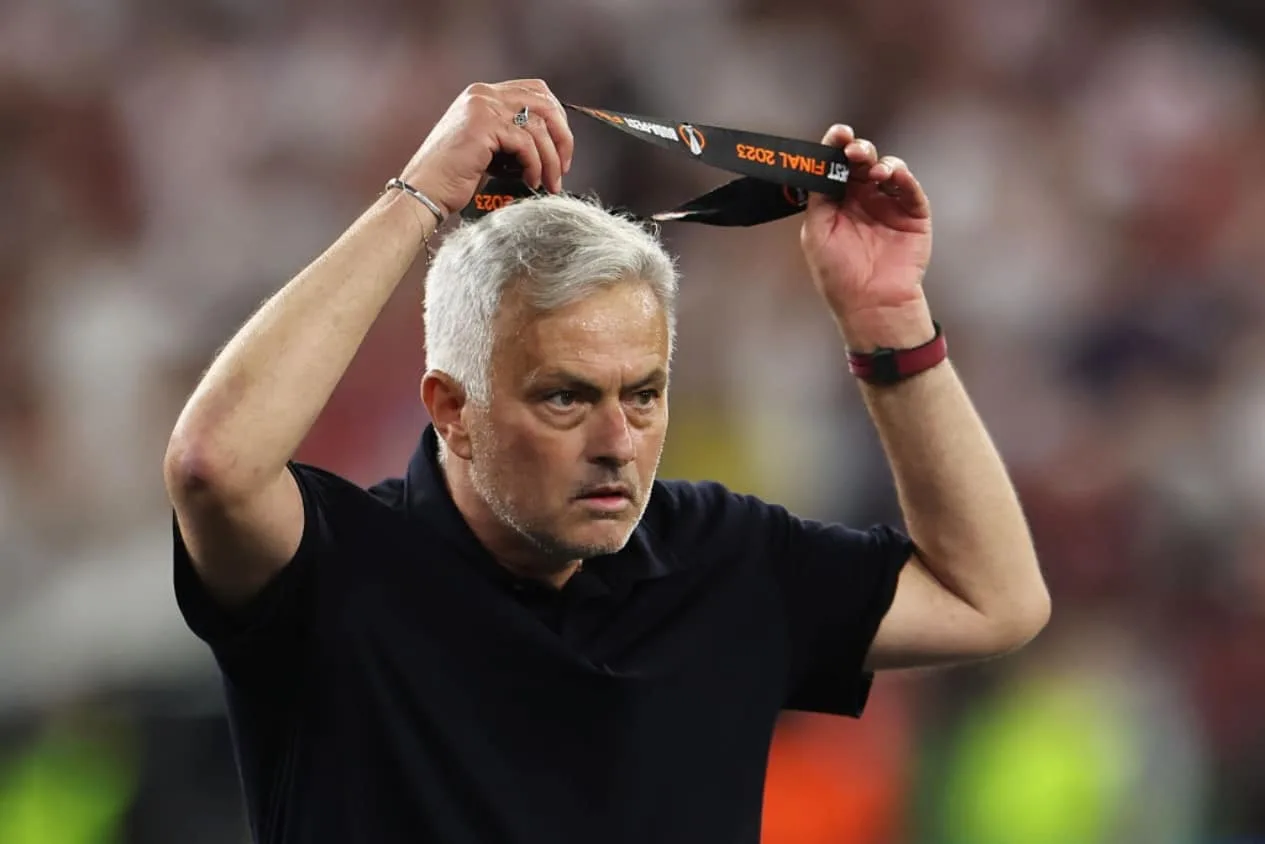 Após demissão da Roma, Mourinho teria “peitado” jogadores e devolvido presente