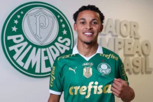 Saiba por que Lázaro ainda não foi relacionado no Palmeiras