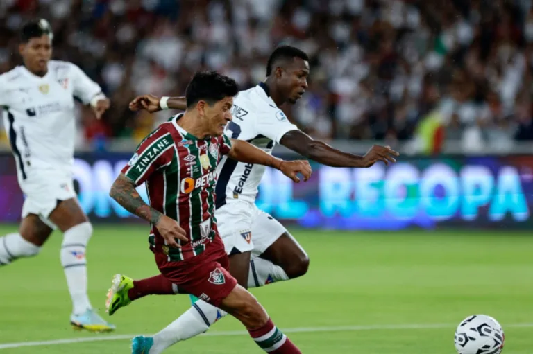 Fluminense perde da LDU na altitude e se complica na Recopa