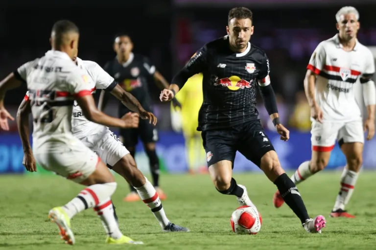 Red Bull Bragantino pede quantia milionária para negociar Léo Ortiz com o Flamengo