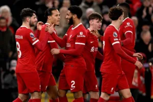 Liverpool tem três desfalques para clássico contra o Arsenal; veja lista