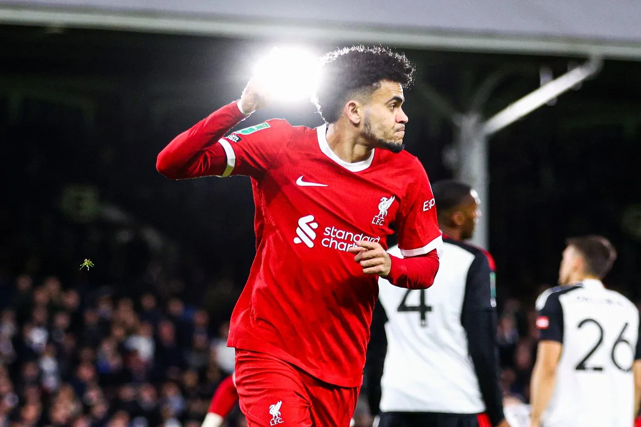 Liverpool descarta vender Luis Díaz, alvo do PSG