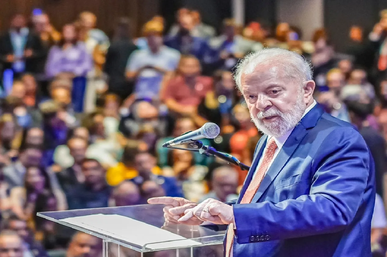 Lula vê Corinthians no limbo e corneta craque do Flamengo