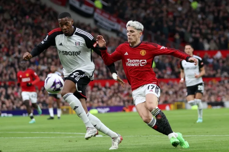 Fulham surpreende Manchester United e vence fora de casa na Premier League
