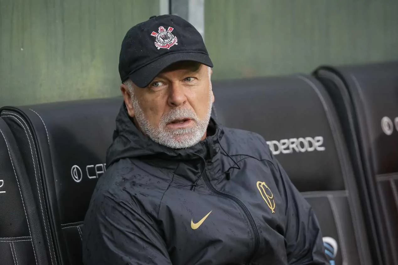 Marcelinho Carioca crava demissão de Mano Menezes no Corinthians