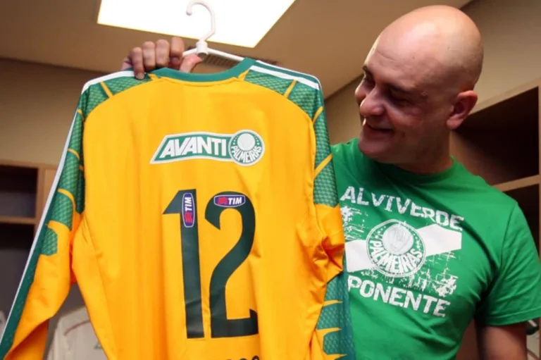 Marcos dá invertida em torcedor do SPFC após vice do Palmeiras: “Até que enfim”