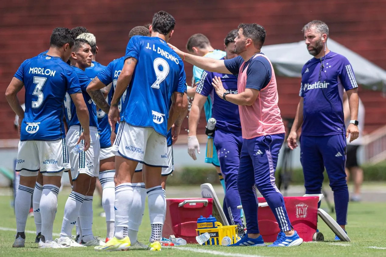 Lateral do Cruzeiro revela admiração pelo Grêmio e Renato Gaúcho