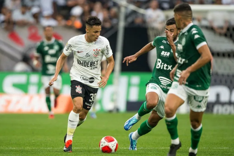 Matheus Araújo perde espaço com António Oliveira no Corinthians