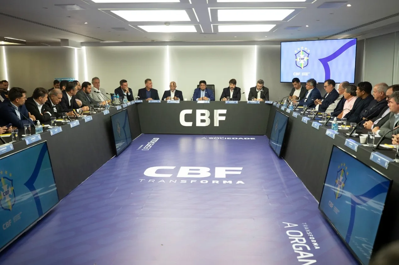 Mauro Cezar detona CBF por cronograma no futebol brasileiro: “A vilã”