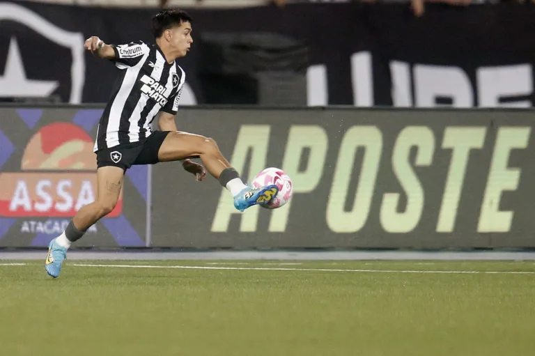 Mauro Cezar diz que saída de Segovinha do Botafogo “não é difícil de entender”