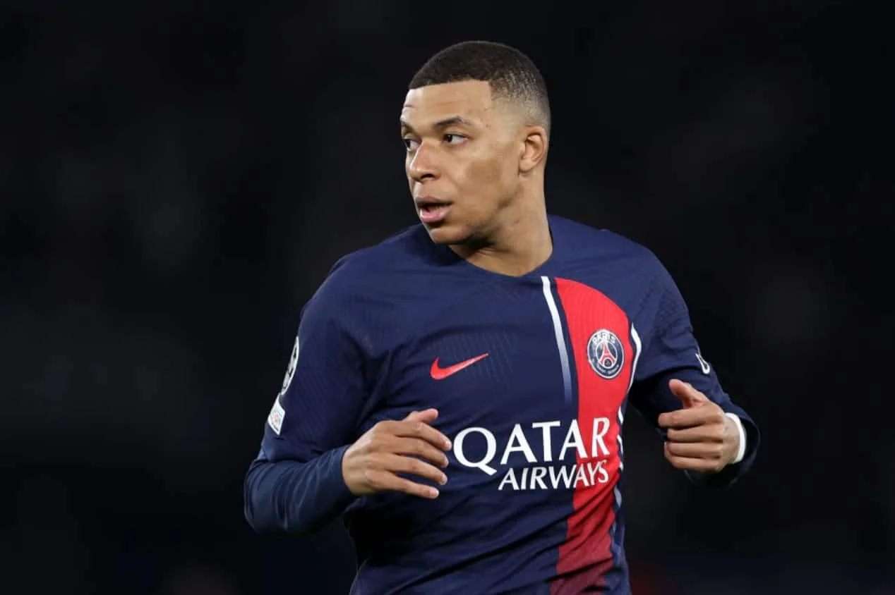 Mbappé volta a marcar, PSG vence Nantes e dispara na liderança da Ligue 1