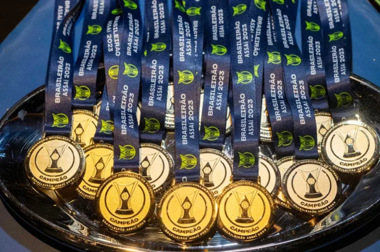 Silas aponta cinco times que vão mandar no futebol brasileiro