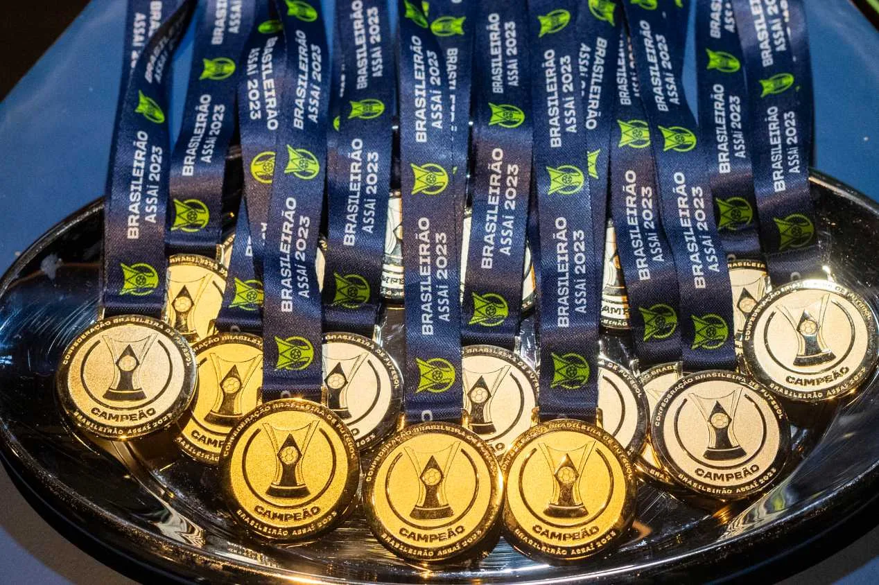 Silas aponta cinco times que vão mandar no futebol brasileiro