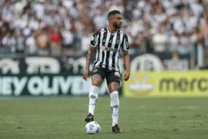 Corinthians avalia contratação de zagueiro campeão brasileiro pelo Atlético-MG