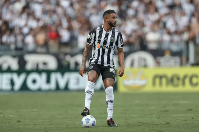 Corinthians avalia contratação de zagueiro campeão brasileiro pelo Atlético-MG