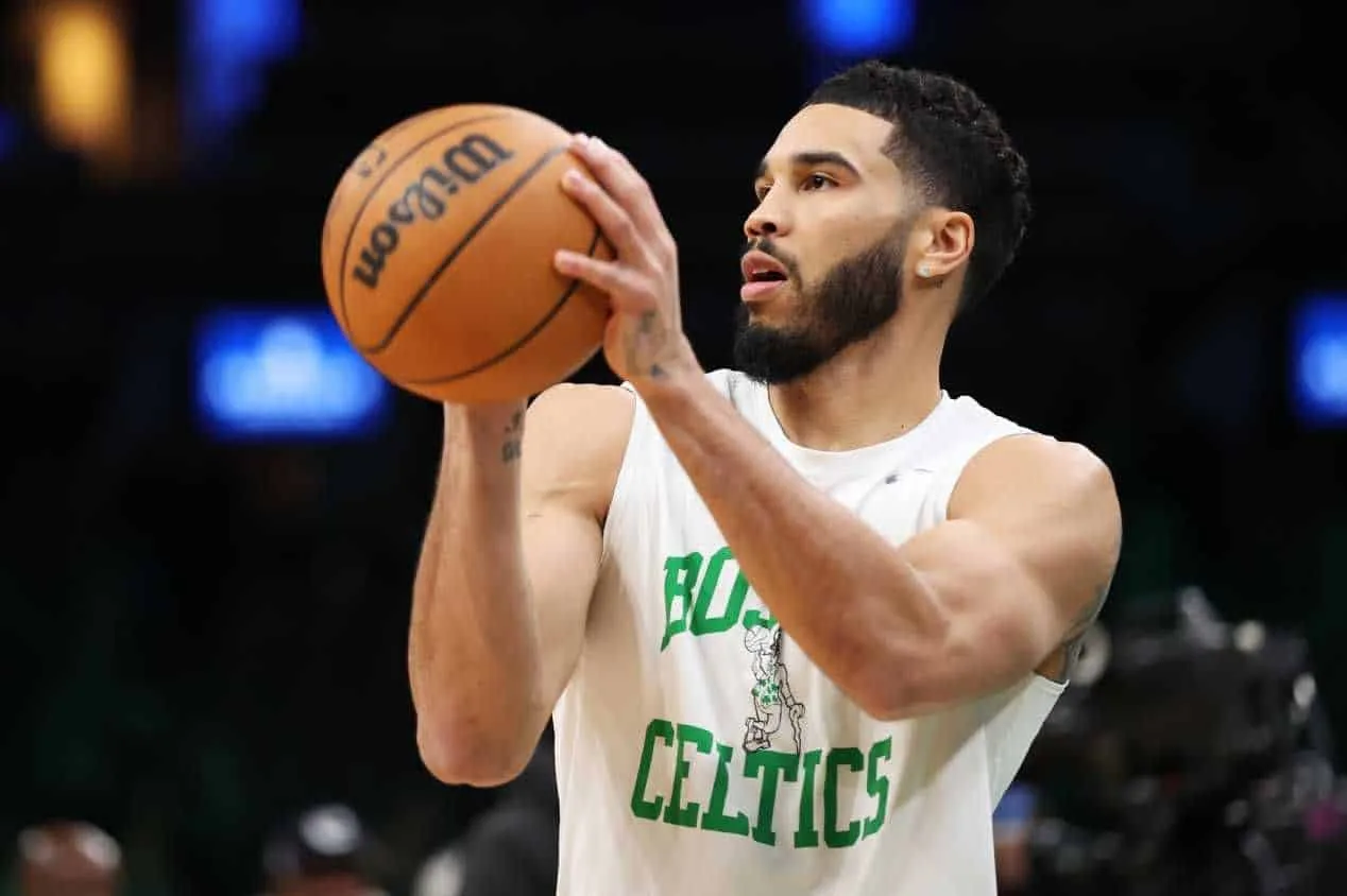 NBA: Jayson Tatum recebe doação de R$ 5 milhões para auxiliar compra de casas