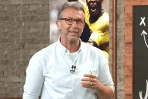 Neto aponta técnico que vai surpreender no Brasil: “Escreve aí”