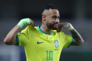 Casagrande “veta” Neymar e aponta quinteto que pode salvar a seleção