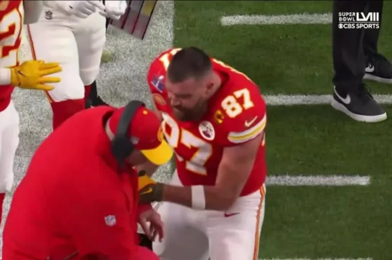 NFL: Travis Kelce reconhece ter ultrapassado limites com Andy Reid no Super Bowl