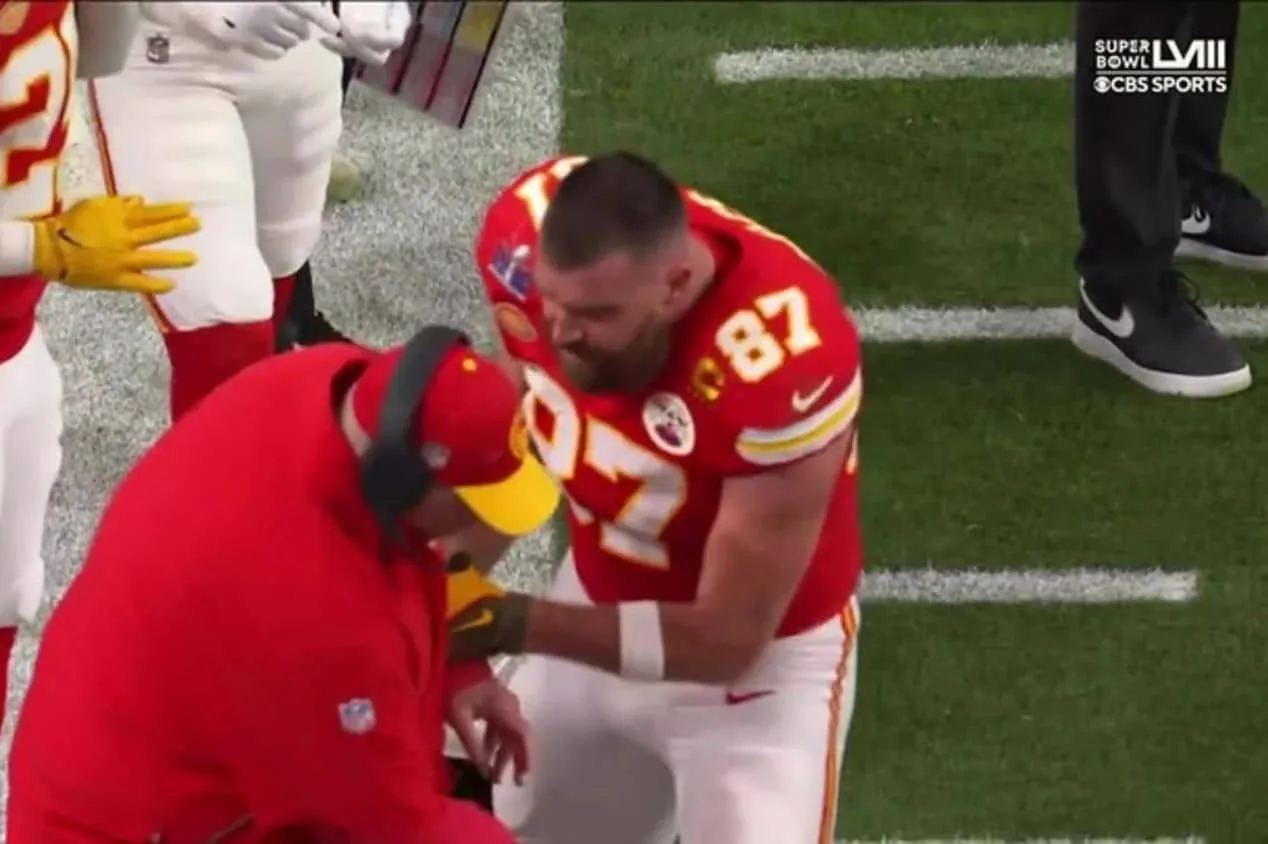NFL: Travis Kelce reconhece ter ultrapassado limites com Andy Reid no Super Bowl